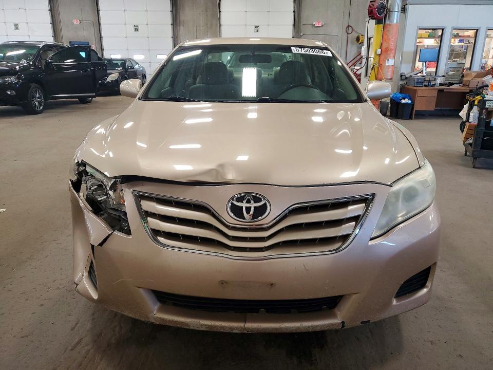 2010 Toyota Camry მანქანა იყიდება აუქციონზე, vin: 4T1BF3EK3AU053462, აუქციონის ნომერი: 57503066
