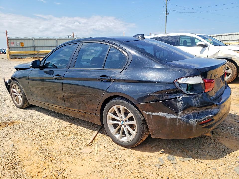 55790696 :رقم المزاد ، WBA8A3C30HK692958 vin ، 2017 Bmw 320 مزاد بيع