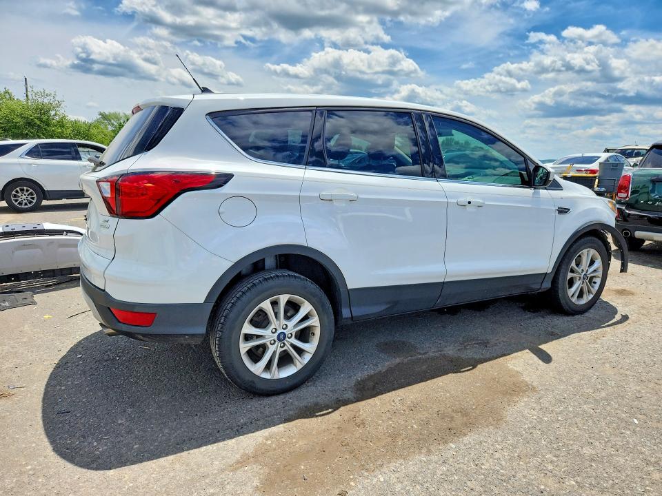 Продажа на аукционе авто 2019 Ford Escape, vin: 1FMCU0GD0KUB57822, номер лота: 57445376