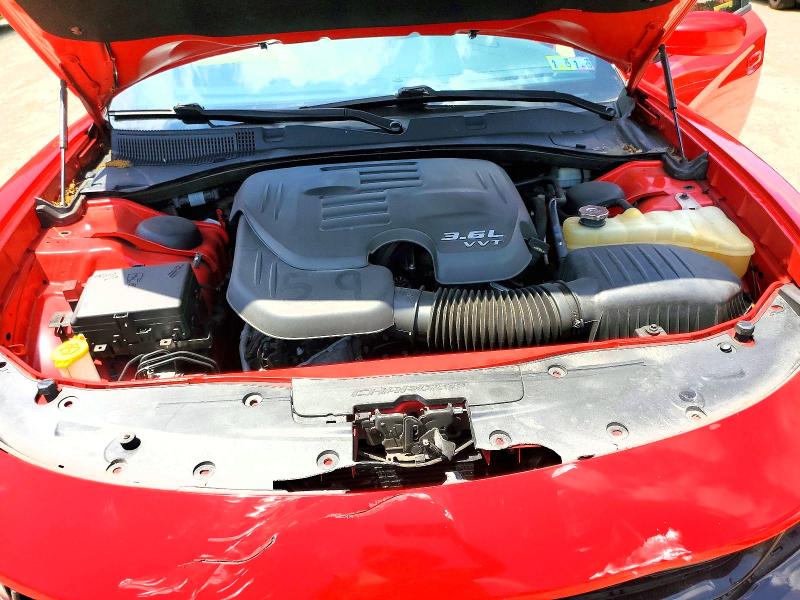 56854806 :رقم المزاد ، 2C3CDXHG1FH877195 vin ، 2015 Dodge Charger مزاد بيع