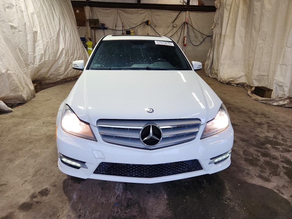 57843676 :رقم المزاد ، WDDGF8BB7CR201944 vin ، 2012 Mercedes-benz C مزاد بيع