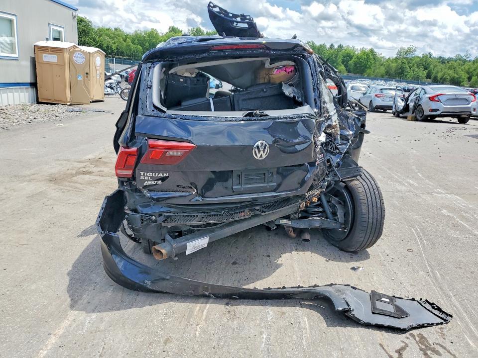 57180446 :رقم المزاد ، 3VV2B7AX5JM103129 vin ، 2018 Volkswagen Tiguan مزاد بيع