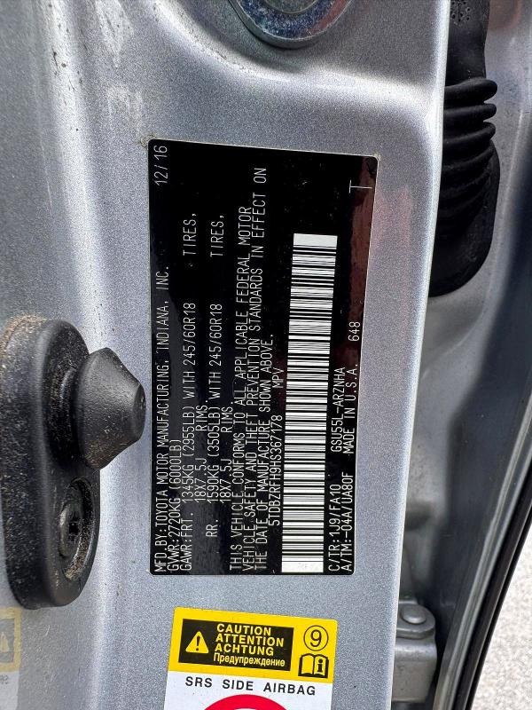 57776586 :رقم المزاد ، 5TDBZRFH9HS367178 vin ، 2017 Toyota Highlander مزاد بيع