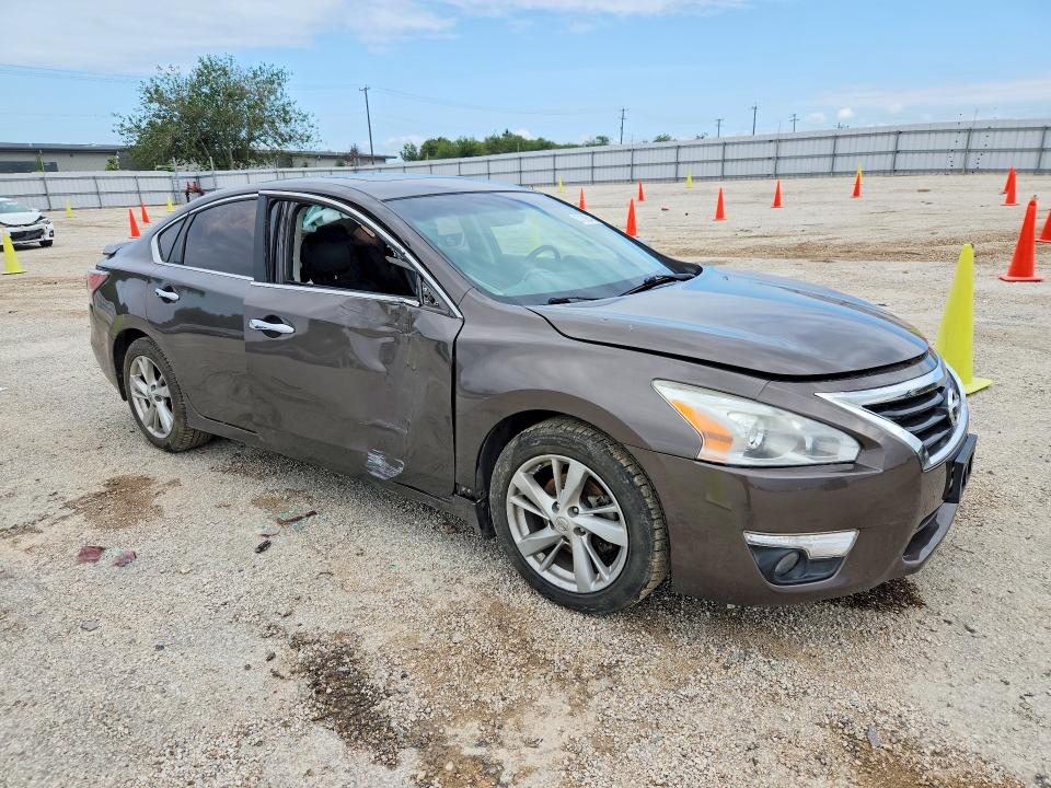 2015 Nissan Altima მანქანა იყიდება აუქციონზე, vin: 1N4AL3AP8FN917472, აუქციონის ნომერი: 57398456