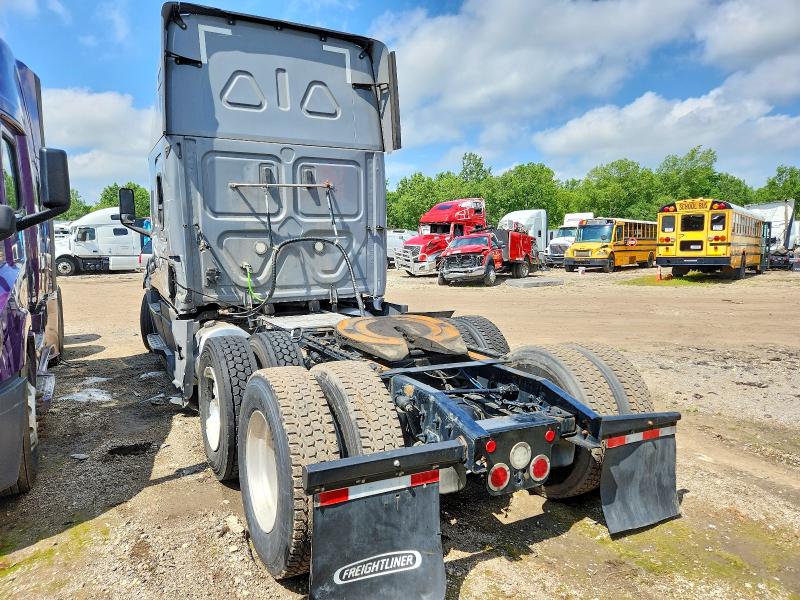 2022 Freightliner Cascadia 126 მანქანა იყიდება აუქციონზე, vin: 3AKJHHDR8NSNB9817, აუქციონის ნომერი: 58200526