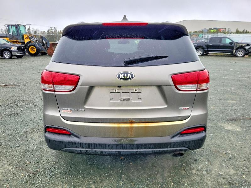 55400486 :رقم المزاد ، 5XYPGDA15JG351927 vin ، 2018 Kia Sorento مزاد بيع