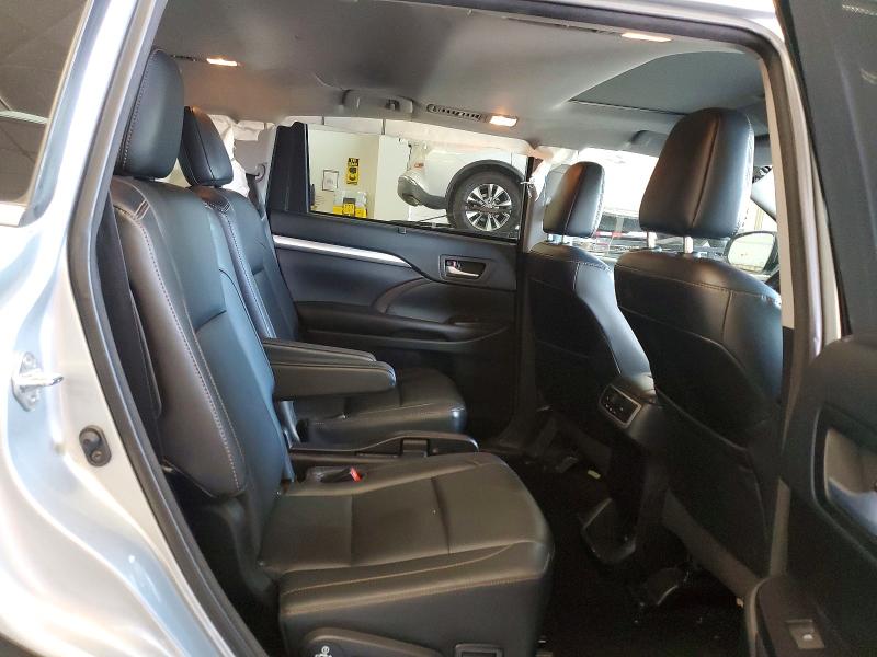 Продажа на аукционе авто 2017 Toyota Highlander, vin: 5TDJZRFH5HS470111, номер лота: 55905096