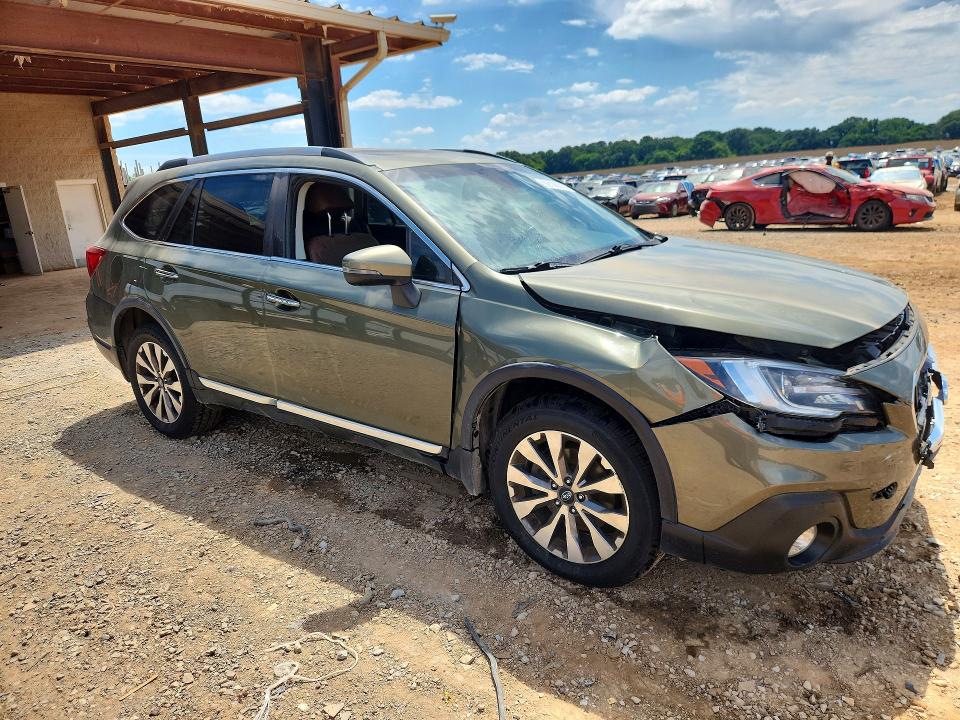 56106316 :رقم المزاد ، 4S4BSETC0J3231336 vin ، 2018 Subaru Outback مزاد بيع