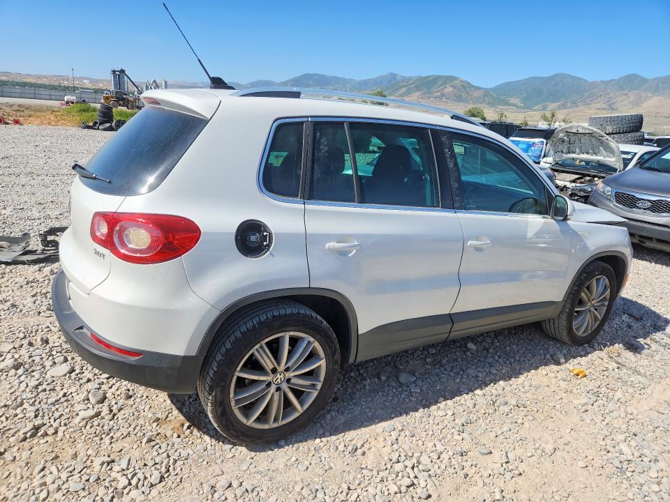 56157396 :رقم المزاد ، WVGAV7AX3BW521493 vin ، 2011 Volkswagen Tiguan مزاد بيع