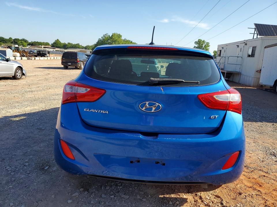 2017 Hyundai Elantra Gt მანქანა იყიდება აუქციონზე, vin: KMHD35LH1HU372471, აუქციონის ნომერი: 55443736