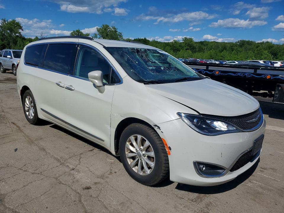 Продаж на аукціоні авто 2017 Chrysler Pacifica, vin: 2C4RC1BGXHR610651, номер лоту: 57331946