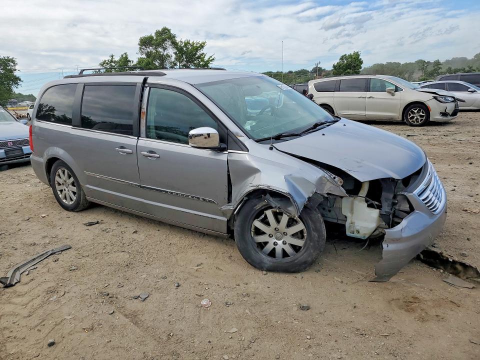 2015 Chrysler Town & Country მანქანა იყიდება აუქციონზე, vin: 2C4RC1BG6FR534536, აუქციონის ნომერი: 58138246