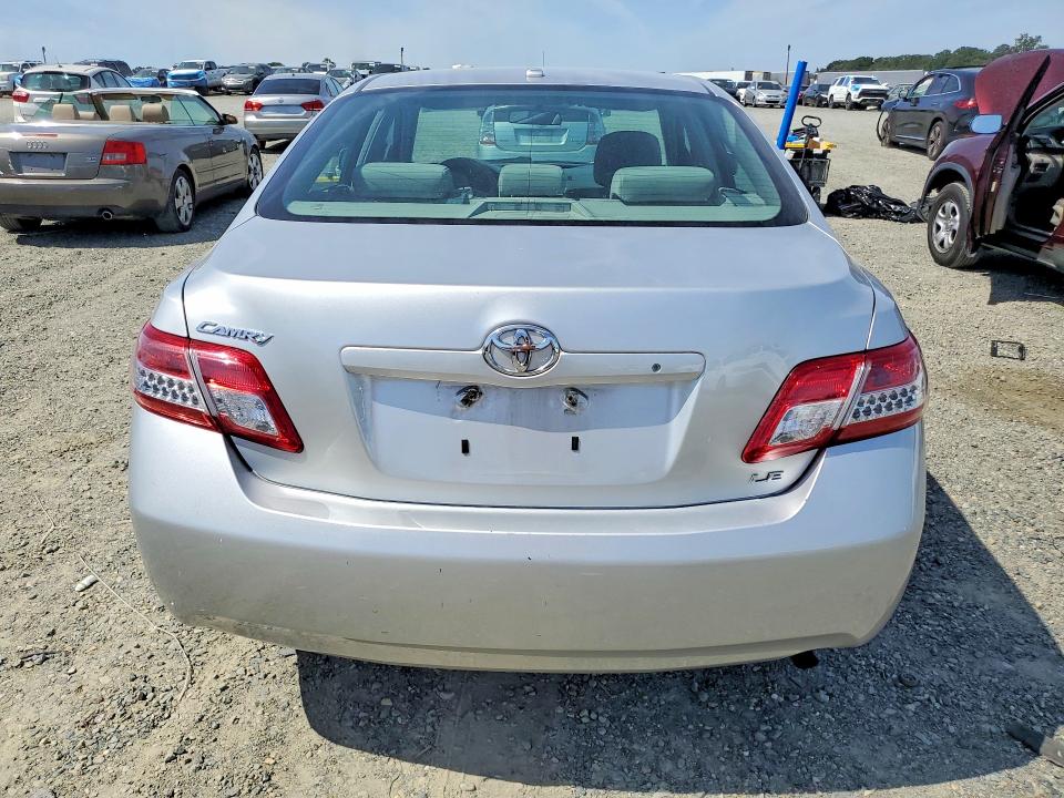 55806786 :رقم المزاد ، 4T1BF3EKXAU053216 vin ، 2010 Toyota Camry مزاد بيع