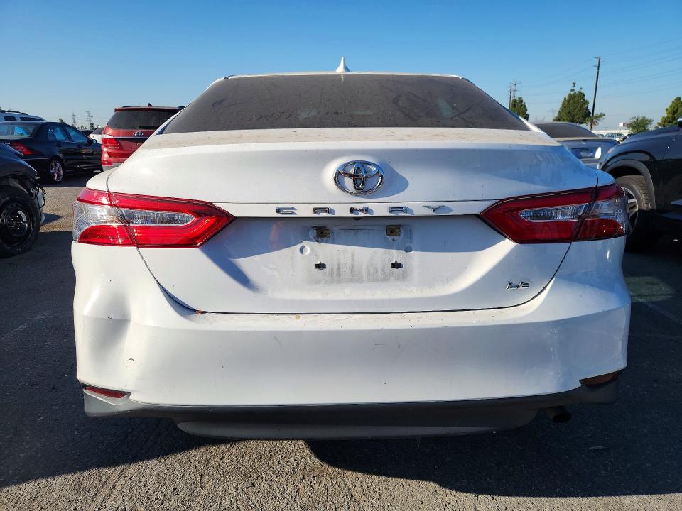 57004686 :رقم المزاد ، 4T1B11HK8KU220124 vin ، 2019 Toyota Camry مزاد بيع