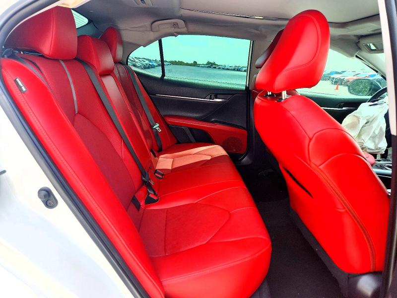 58586466 :رقم المزاد ، 4T1KZ1AK7NU063953 vin ، 2022 Toyota Camry مزاد بيع