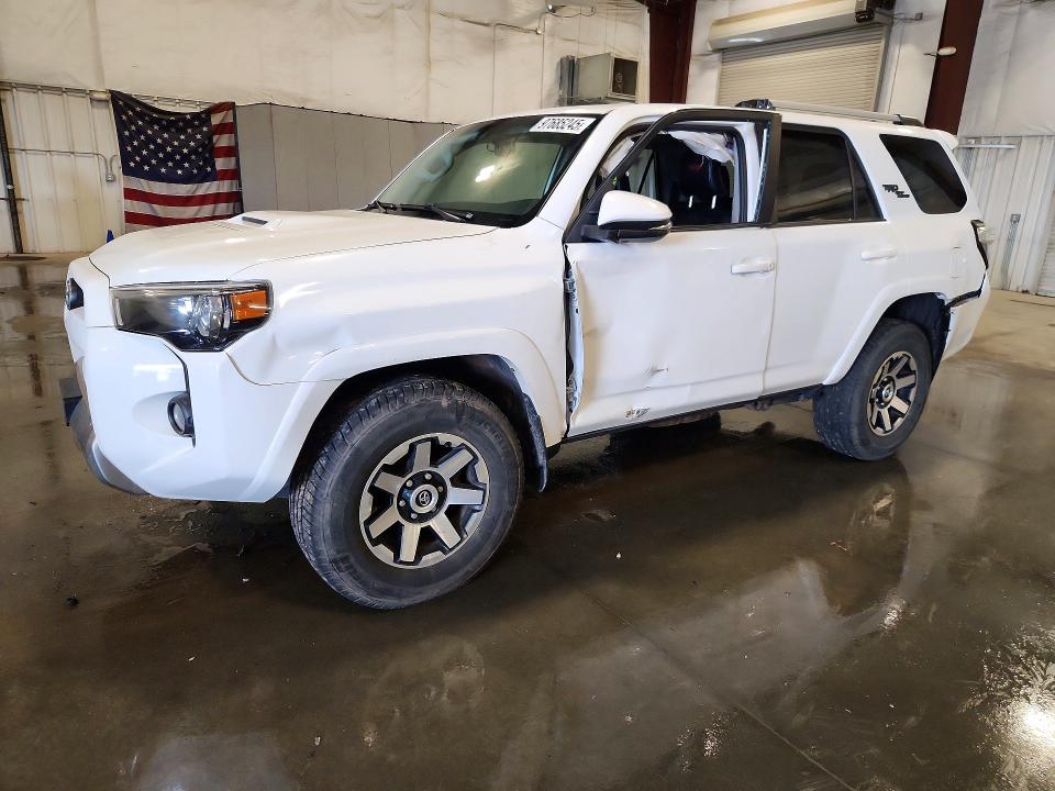 Продажа на аукционе авто 2018 Toyota 4runner, vin: JTEBU5JR8J5591024, номер лота: 97685245