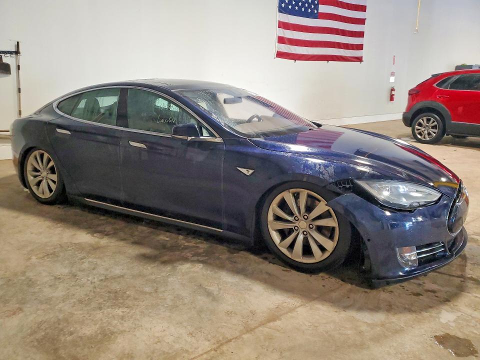 2015 Tesla Model S მანქანა იყიდება აუქციონზე, vin: 5YJSA1H26FFP74829, აუქციონის ნომერი: 56616566