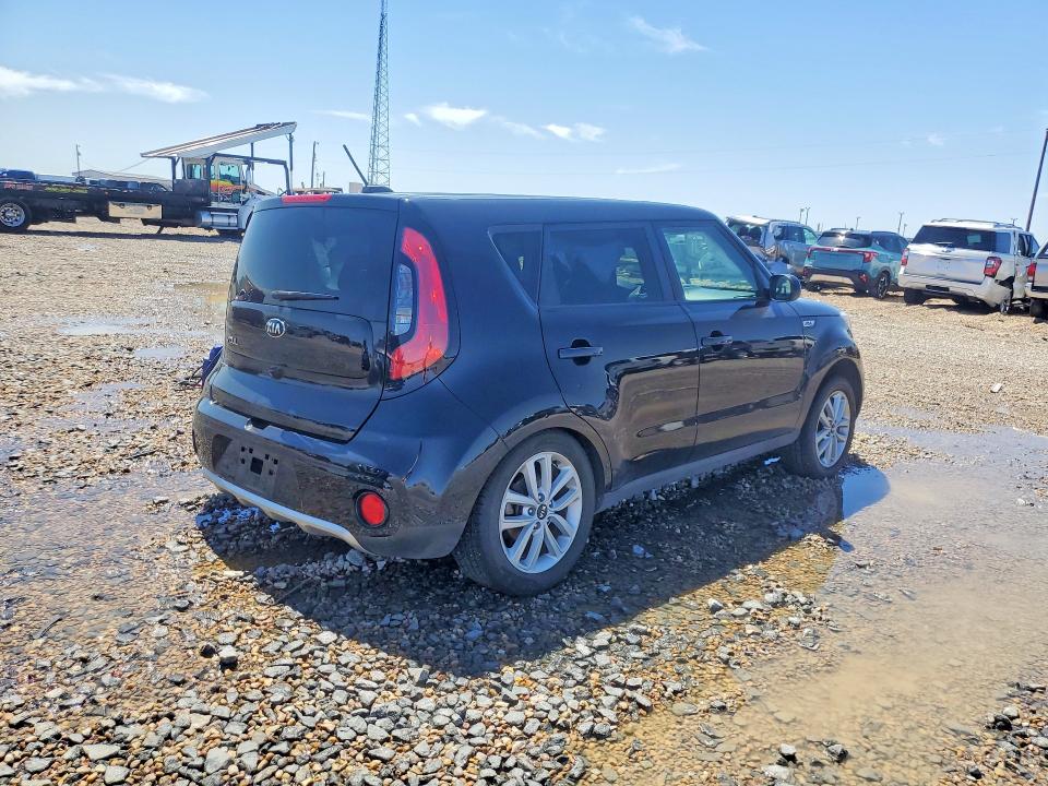56590976 :رقم المزاد ، KNDJP3A59J7544307 vin ، 2018 Kia Soul مزاد بيع