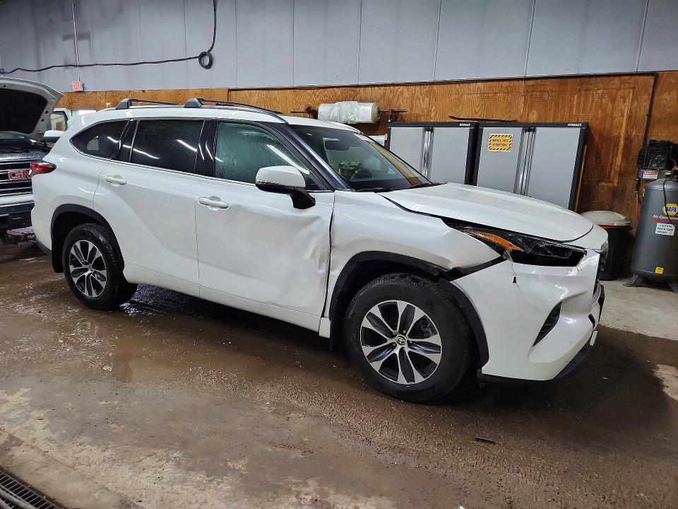 Продажа на аукционе авто 2021 Toyota Highlander, vin: 5TDHZRBH2MS134785, номер лота: 58207356