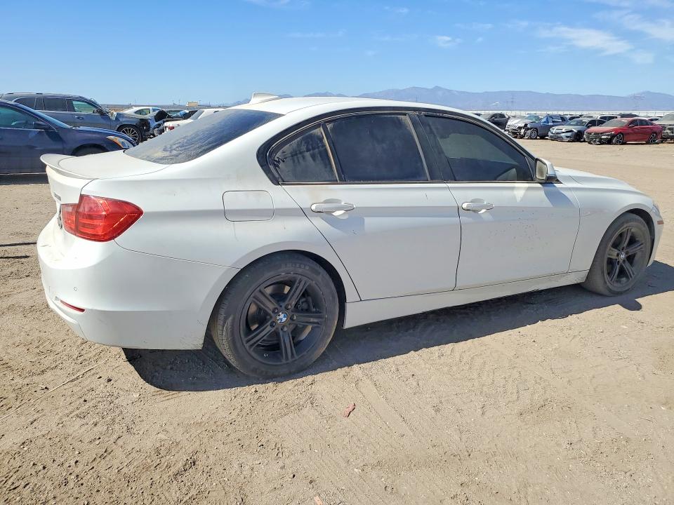 55943656 :رقم المزاد ، WBA3C1C56FK119232 vin ، 2015 Bmw 328 مزاد بيع