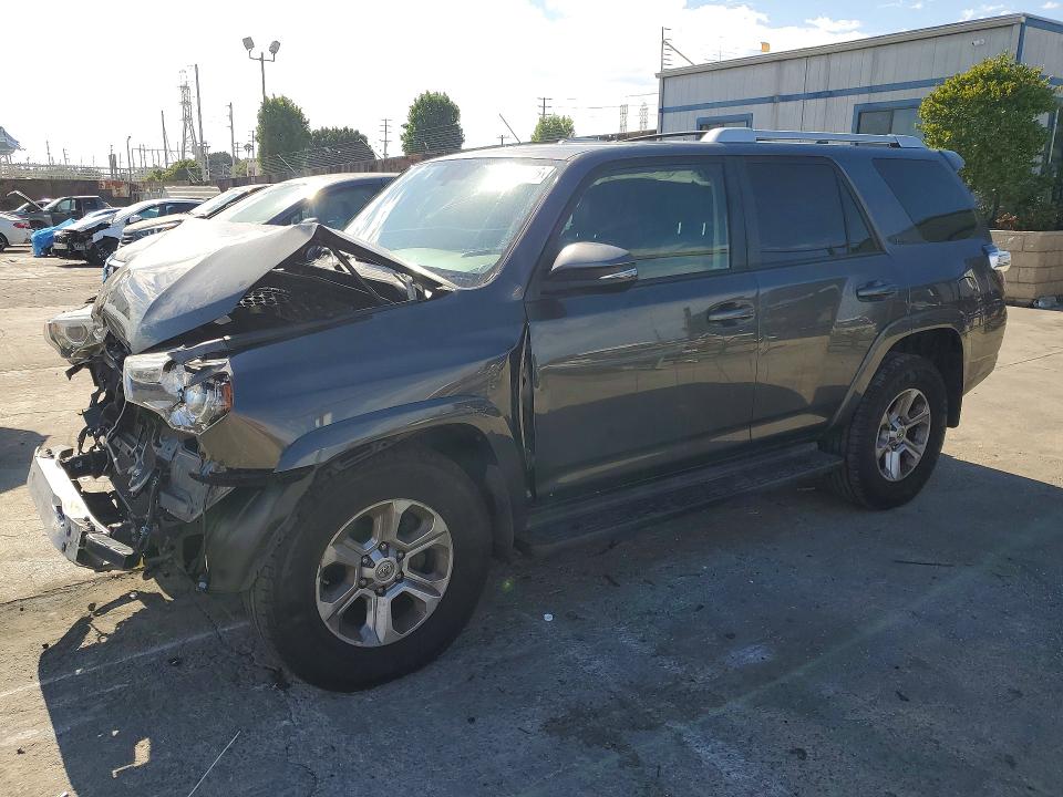 Продажа на аукционе авто 2018 Toyota 4runner, vin: JTEZU5JR5J5182624, номер лота: 58331546