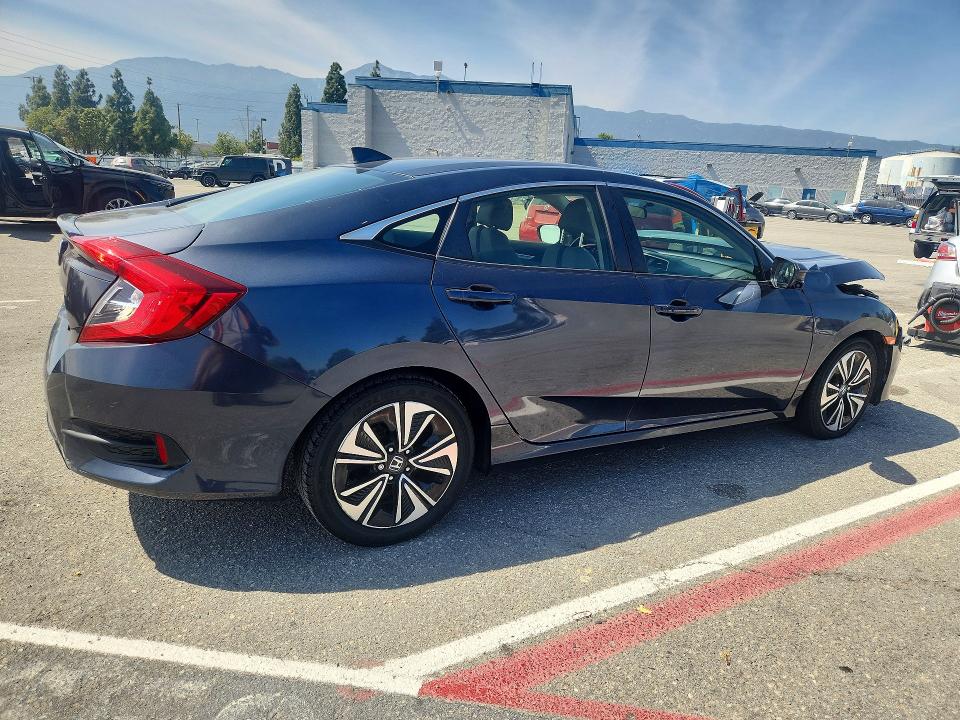 56543456 :رقم المزاد ، JHMFC1F37JX012663 vin ، 2018 Honda Civic مزاد بيع