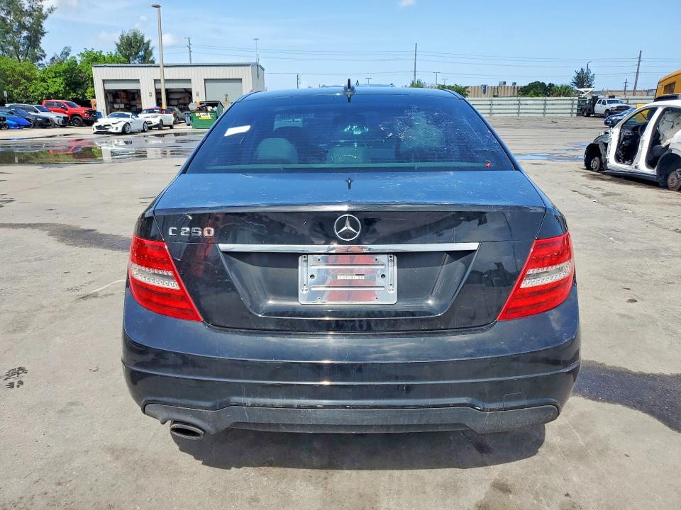 59107806 :رقم المزاد ، WDDGF4HB7EG232206 vin ، 2014 Mercedes-benz C مزاد بيع