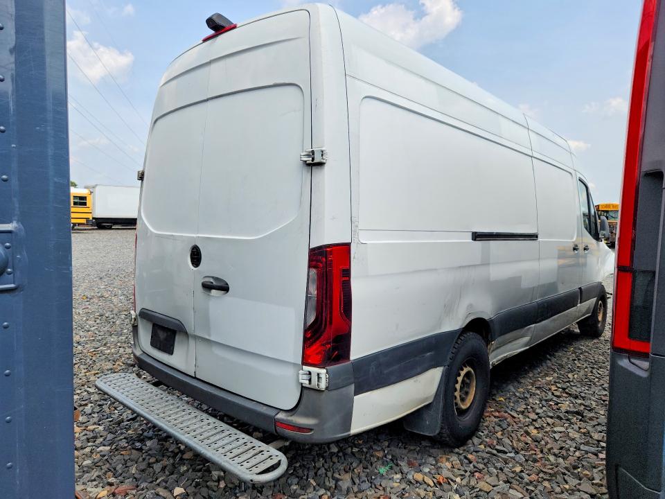 54194796 :رقم المزاد ، WD3PF1CD0KP069096 vin ، 2019 Mercedes Benz Sprinter مزاد بيع