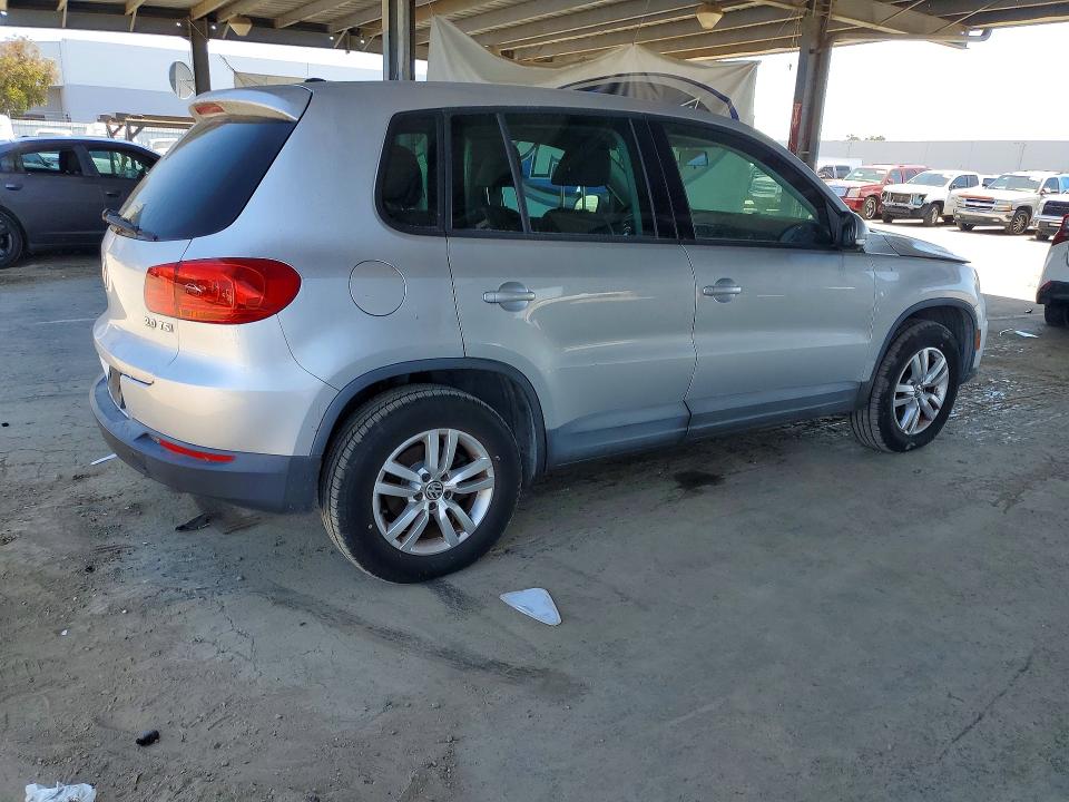 58519506 :رقم المزاد ، WVGAV7AX6CW547751 vin ، 2012 Volkswagen Tiguan مزاد بيع