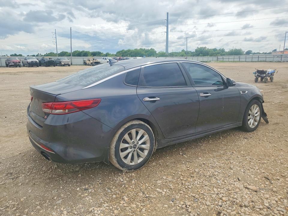 2018 Kia Optima მანქანა იყიდება აუქციონზე, vin: 5XXGT4L39JG242501, აუქციონის ნომერი: 57655456