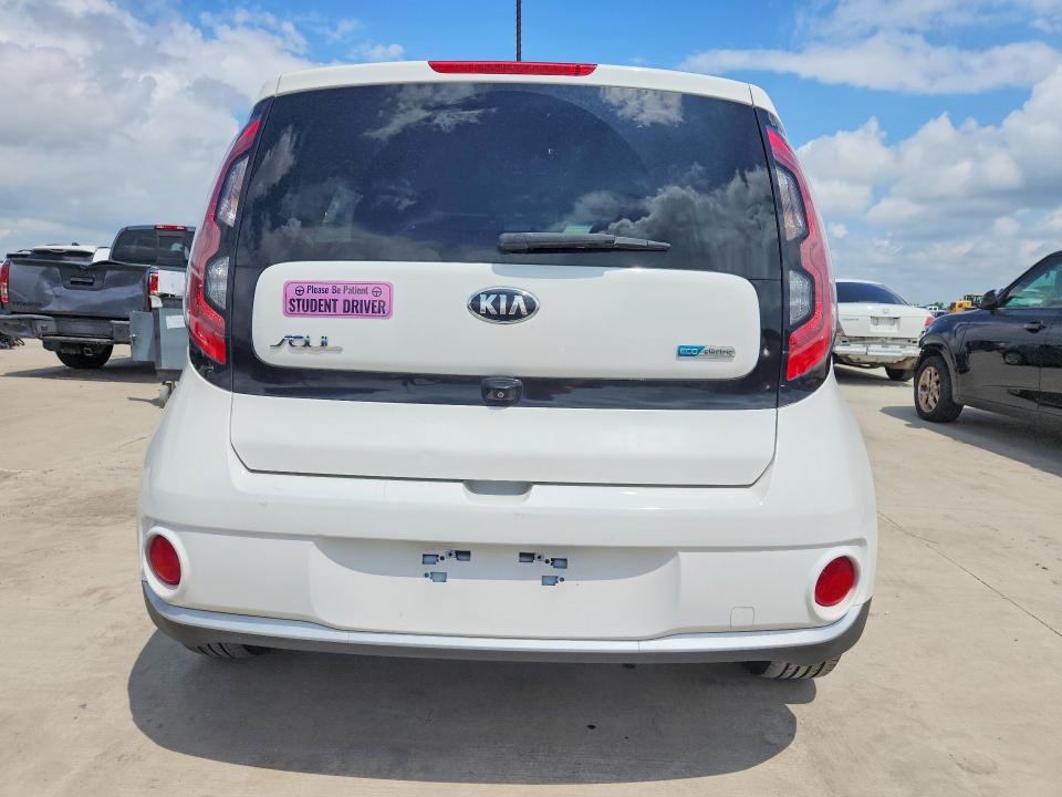 2017 Kia Soul Ev მანქანა იყიდება აუქციონზე, vin: KNDJP3AE8H7021306, აუქციონის ნომერი: 55657296