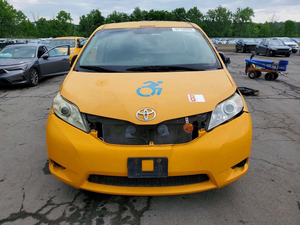 2017 Toyota Sienna მანქანა იყიდება აუქციონზე, vin: 5TDZZ3DC7HS868850, აუქციონის ნომერი: 57136886