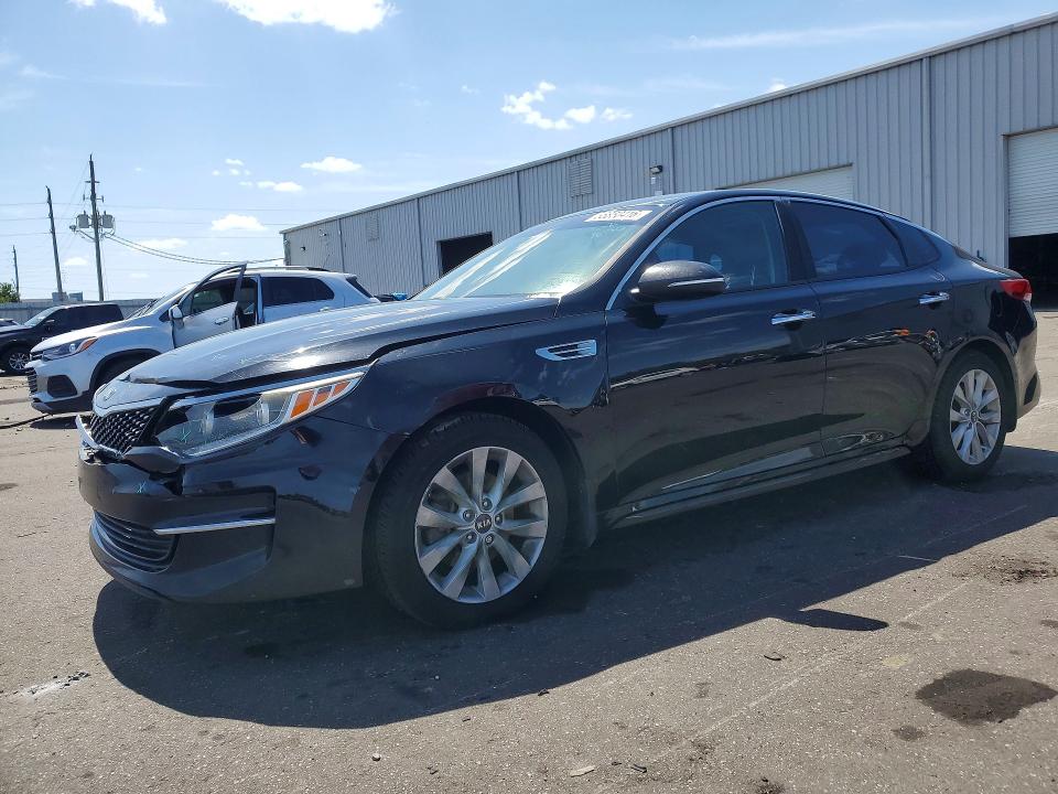 Продажа на аукционе авто 2016 Kia Optima, vin: 5XXGU4L30GG064564, номер лота: 55850416