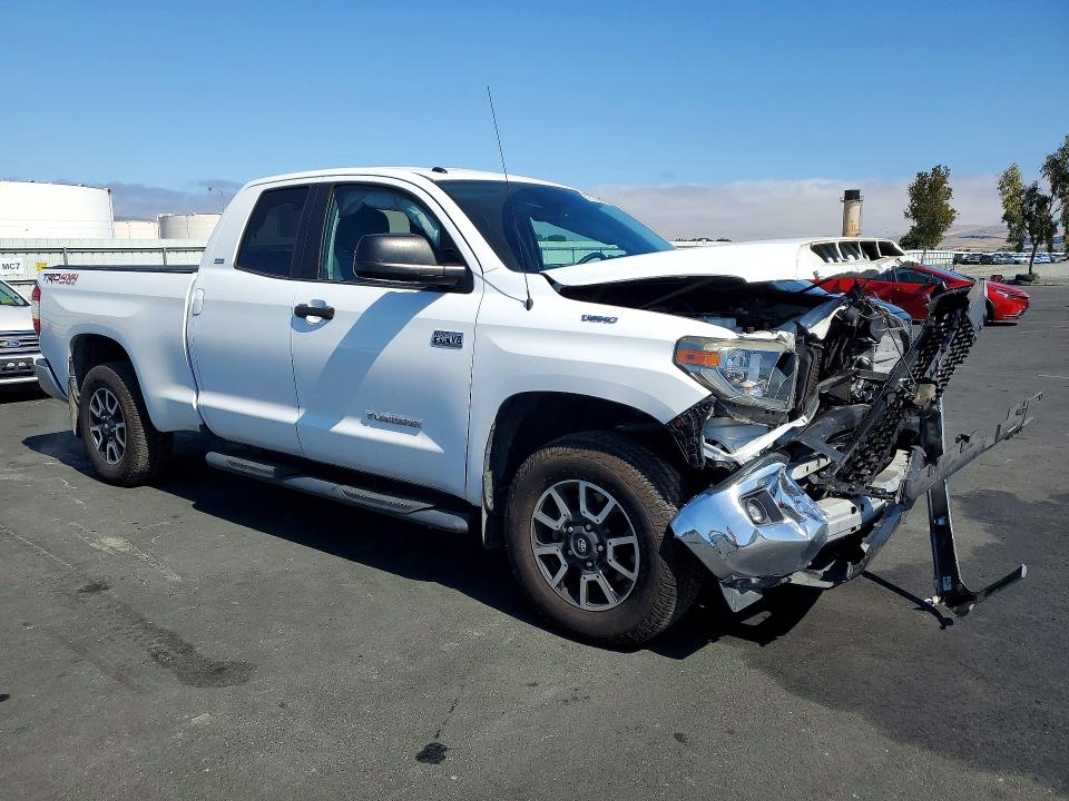 Продаж на аукціоні авто 2018 Toyota Tundra, vin: 5TFUY5F11JX726904, номер лоту: 57570086