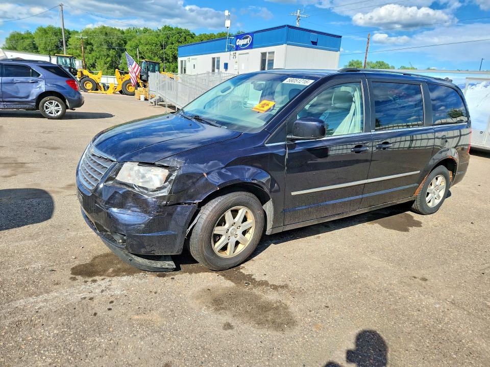 58051216 :رقم المزاد ، 2A4RR5D12AR150576 vin ، 2010 Chrysler Town & Country مزاد بيع