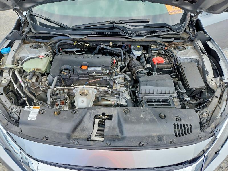 55881816 :رقم المزاد ، 19XFC2F50JE020516 vin ، 2018 Honda Civic مزاد بيع