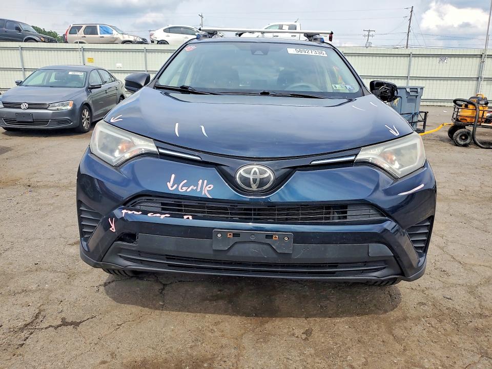 2017 Toyota Rav4 მანქანა იყიდება აუქციონზე, vin: JTMBFREV9HJ145852, აუქციონის ნომერი: 58927336