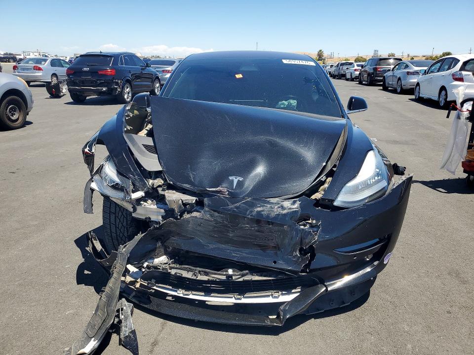 Продажа на аукционе авто 2018 Tesla Model 3, vin: 5YJ3E1EA7JF176052, номер лота: 58957476