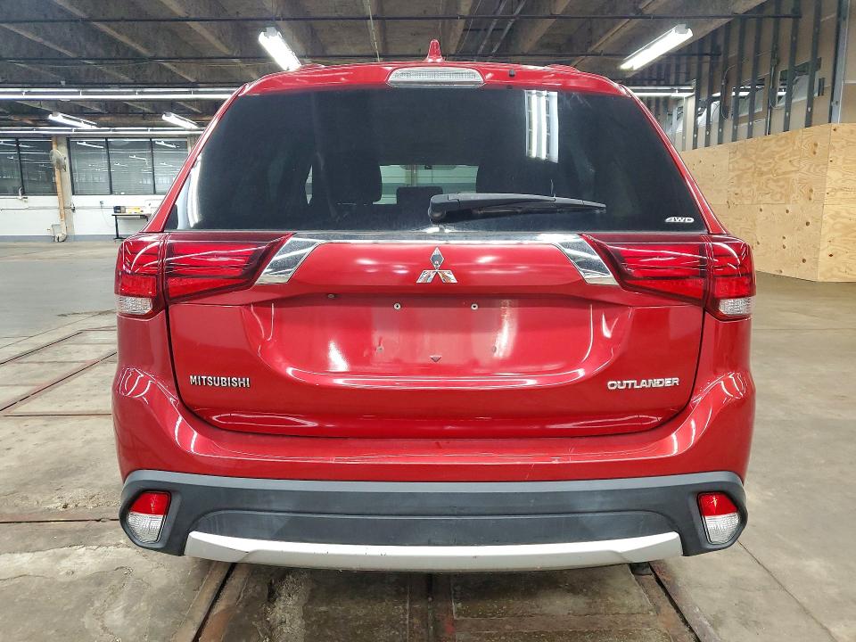 56949026 :رقم المزاد ، JA4AZ3A31JZ057013 vin ، 2018 Mitsubishi Outlander مزاد بيع