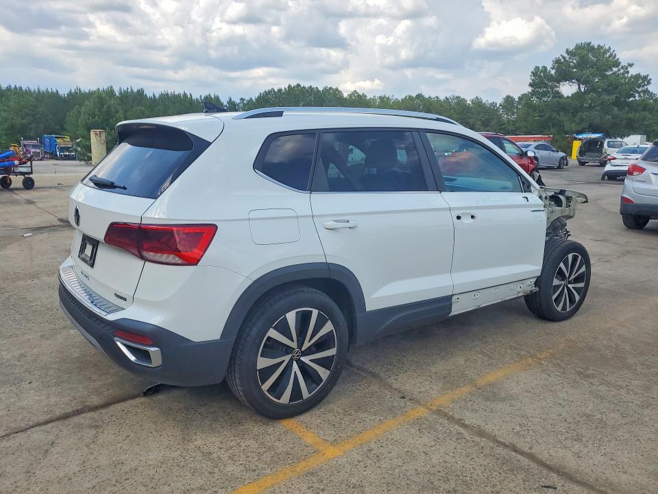 55489266 :رقم المزاد ، 3VVWX7B20NM049041 vin ، 2022 Volkswagen Taos مزاد بيع