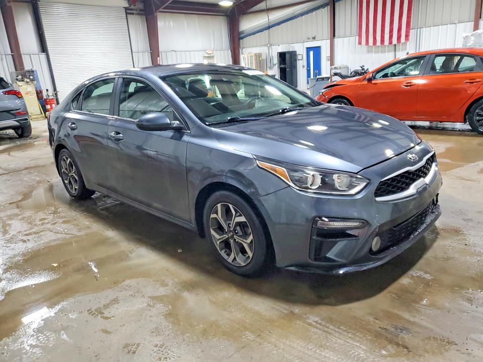 2020 Kia Forte მანქანა იყიდება აუქციონზე, vin: 3KPF24AD2LE162799, აუქციონის ნომერი: 57860926