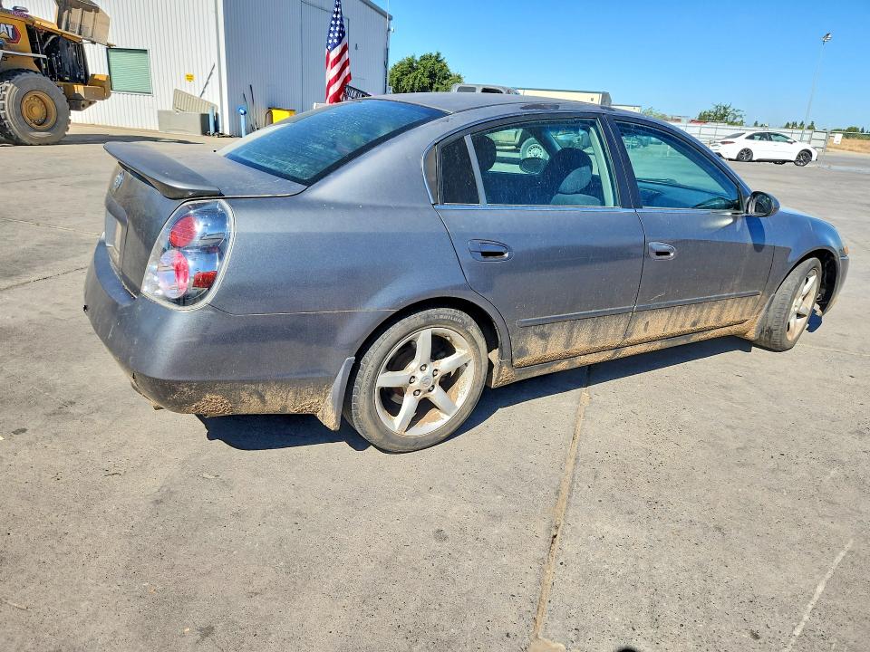 2005 Nissan Altima მანქანა იყიდება აუქციონზე, vin: 1N4BL11D25C255932, აუქციონის ნომერი: 58475406