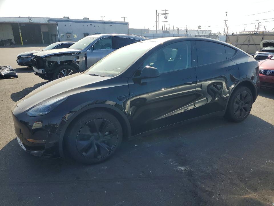 2024 Tesla Model Y მანქანა იყიდება აუქციონზე, vin: 7SAYGDED9RF120883, აუქციონის ნომერი: 55823846