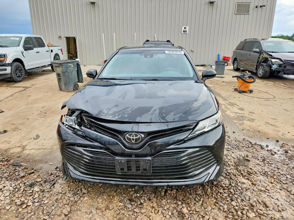 56591016 :رقم المزاد ، 4T1B11HK2KU842329 vin ، 2019 Toyota Camry مزاد بيع