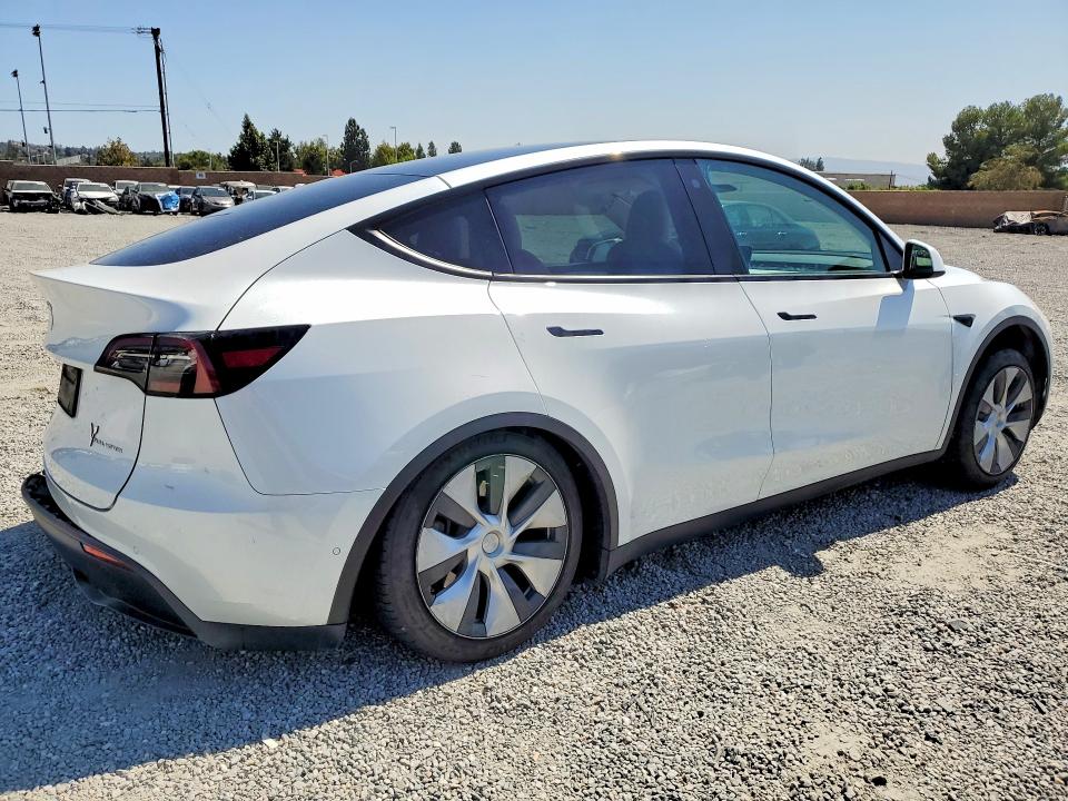 58480796 :رقم المزاد ، 7SAYGAEE4PF588444 vin ، 2023 Tesla Model Y مزاد بيع