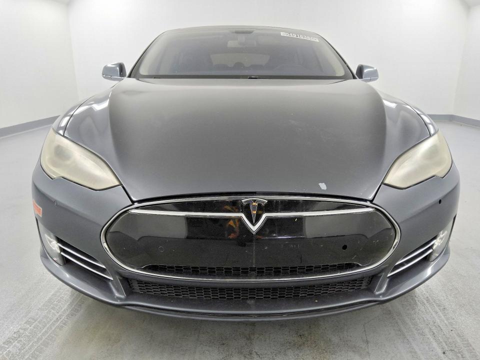 2013 Tesla Model S მანქანა იყიდება აუქციონზე, vin: 5YJSA1DP0DFP16312, აუქციონის ნომერი: 54916386