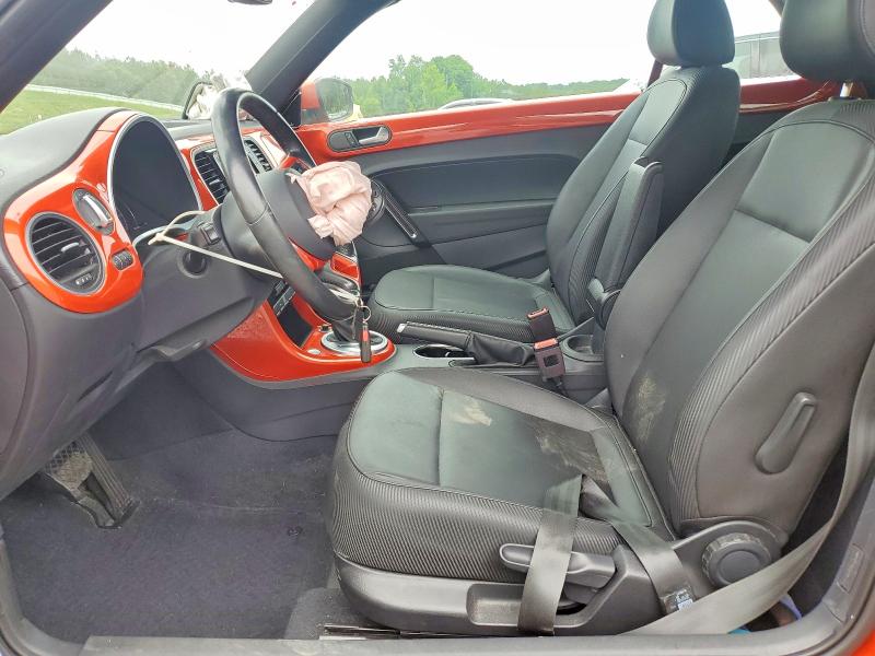58645026 :رقم المزاد ، 3VW517AT2HM823149 vin ، 2017 Volkswagen Beetle مزاد بيع