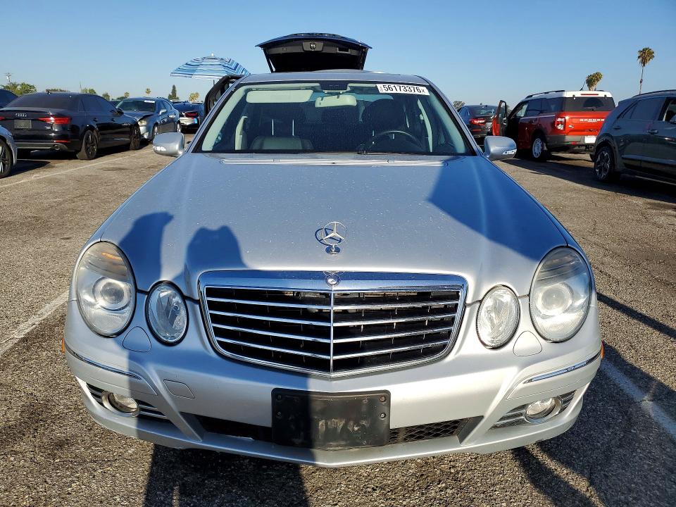 2008 Mercedes-benz E მანქანა იყიდება აუქციონზე, vin: WDBUF56X98B228885, აუქციონის ნომერი: 56173376