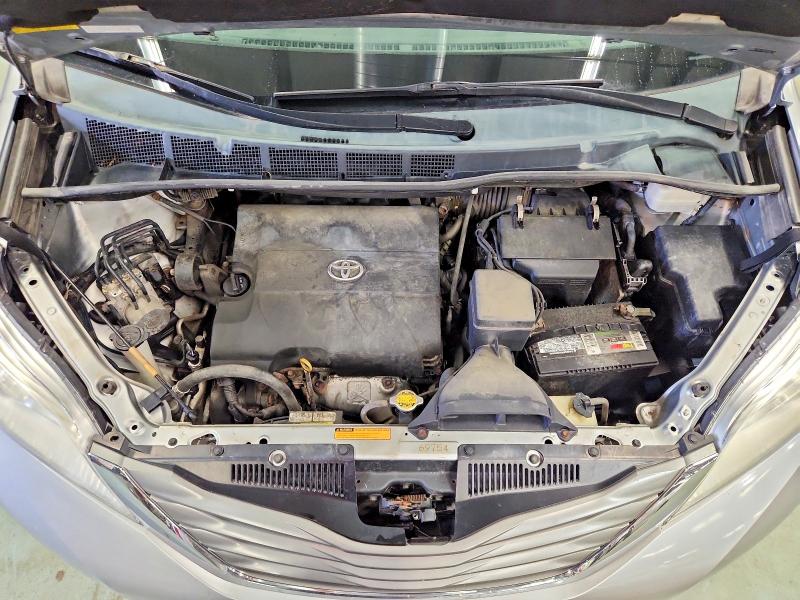 58784856 :رقم المزاد ، 5TDDK3DC0ES090711 vin ، 2014 Toyota Sienna مزاد بيع