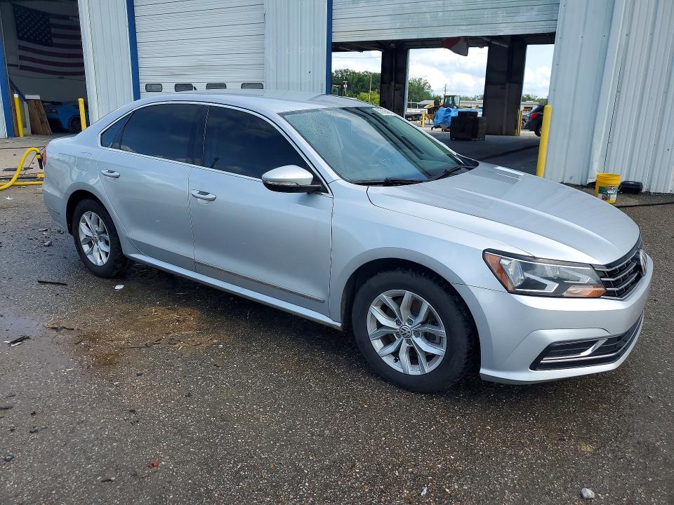 2017 Volkswagen Passat მანქანა იყიდება აუქციონზე, vin: 1VWAT7A38HC058765, აუქციონის ნომერი: 57919346